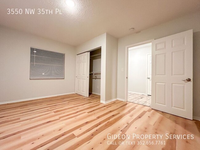 Building Photo - Spacious 4/3 with Flex Room in Shadowlawn ...