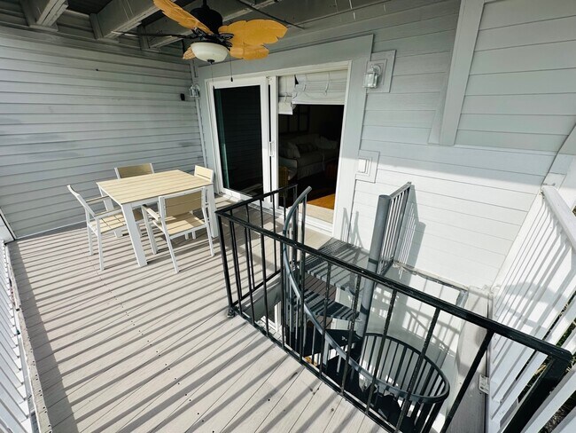 Building Photo - 12274 1st St W