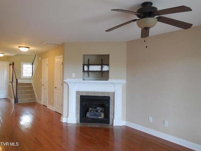 Building Photo - 341 Coldwater Dr