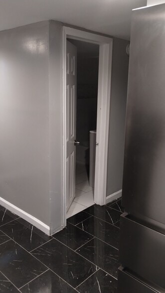 Building Photo - 3107 Evergreen Ave