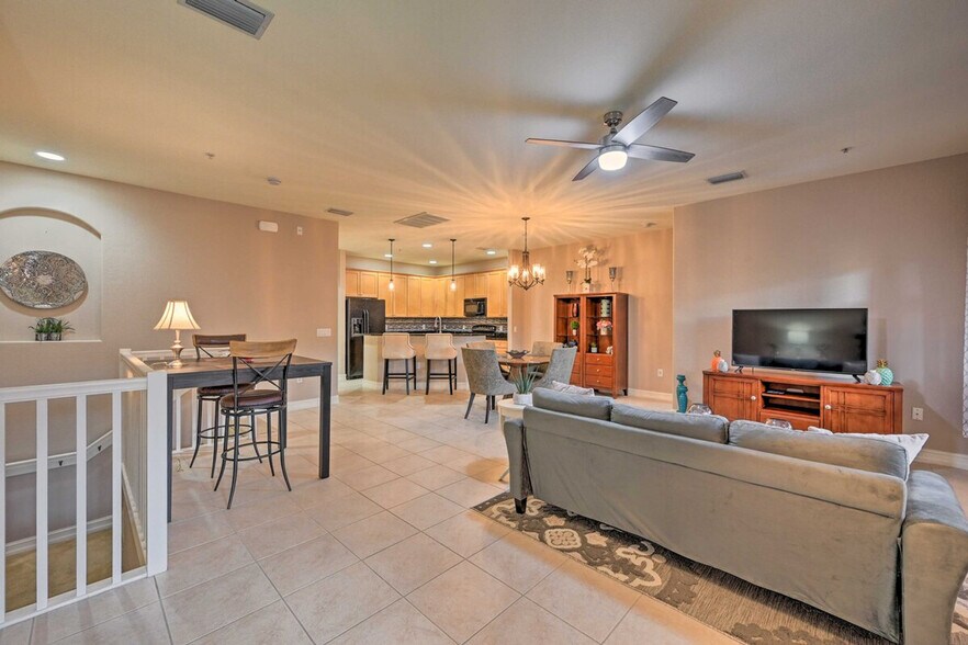 Building Photo - 9155 Delano St