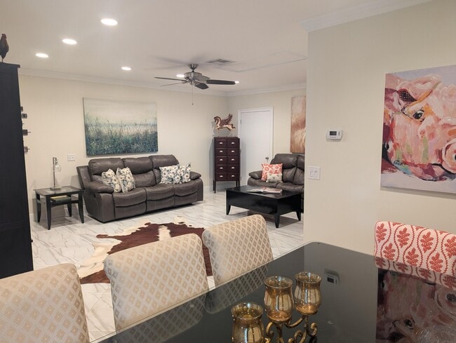 Building Photo - 708 Rambling Dr Cir