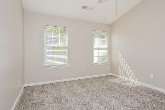 Building Photo - 1350 Ambercrest Way