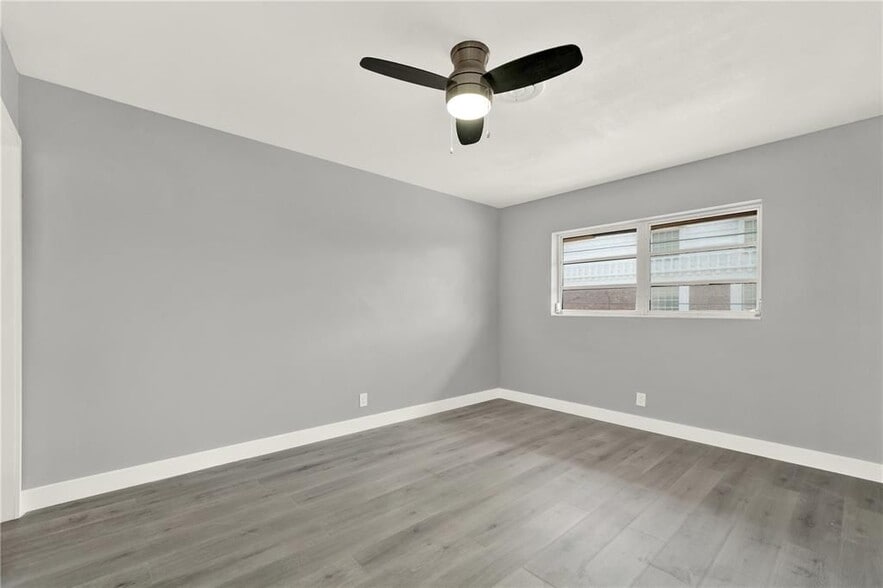 Building Photo - 2864 NE 32nd St