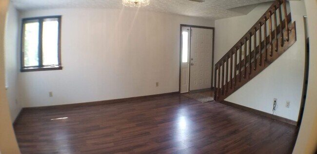 Building Photo - 1010 Buffalo St