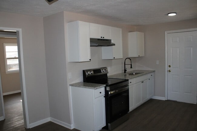 Building Photo - For Rent 3 Bedroom 2 Bath W/ Flex Space In South Aiken