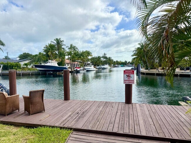 Building Photo - 2430 NE 135th St