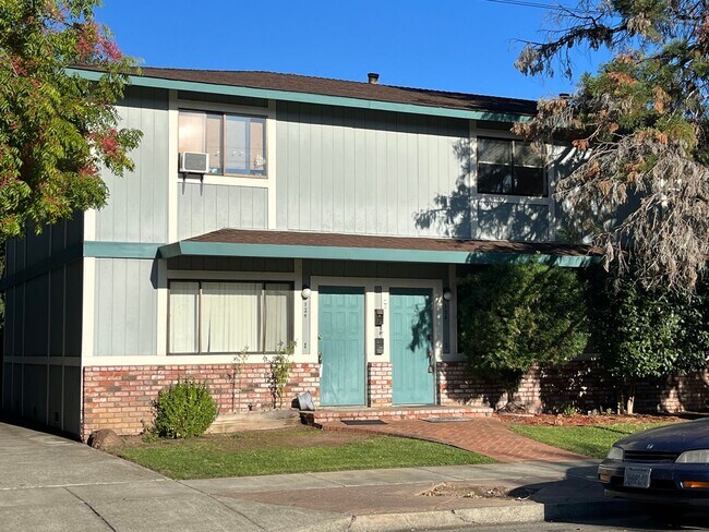 Building Photo - SouthMainStreet -4plex