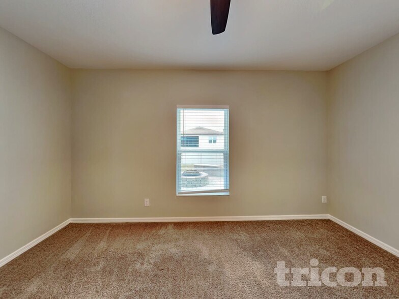 Building Photo - 1266 Stratton Ave