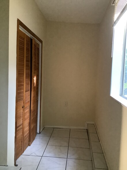 Building Photo - 5730 1/2 La Mirada Ave