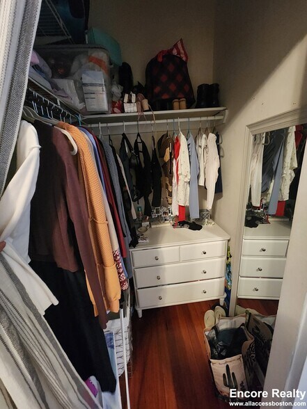 Building Photo - 11 Stearns Rd