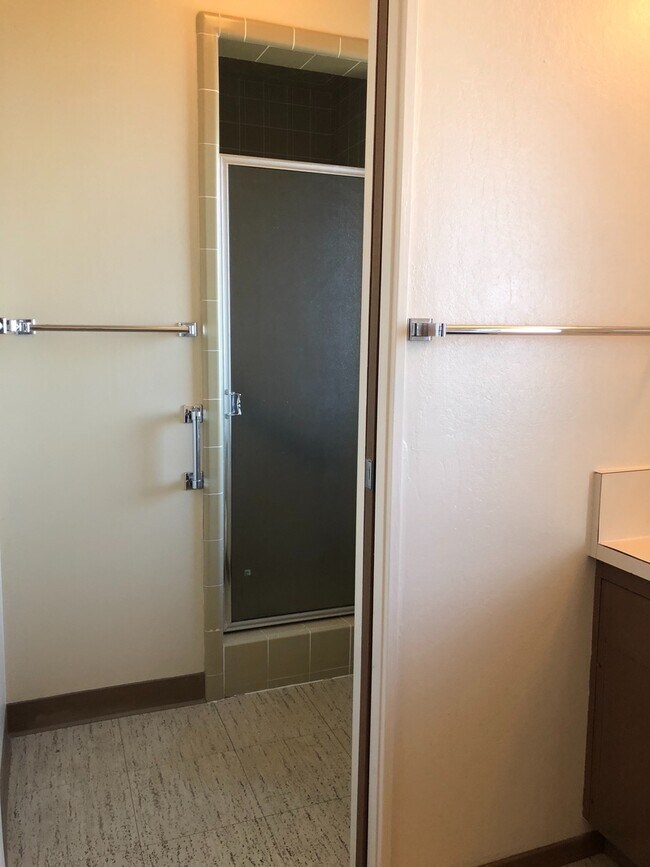 Building Photo - Lovely 3/2 home in the hills of El Cerrito with breathtaking views of the bay!