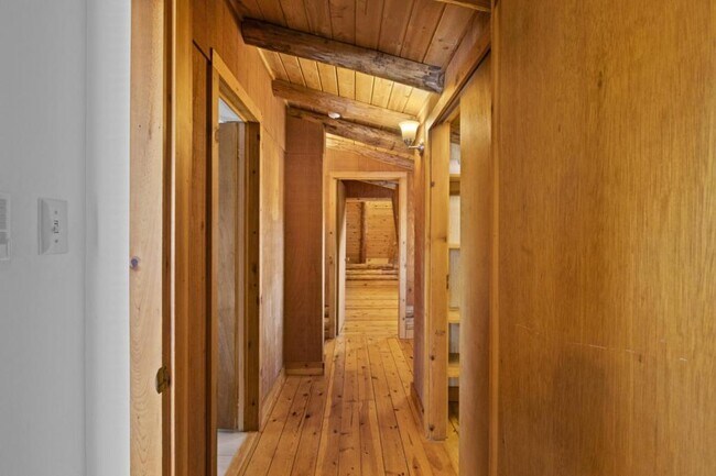 Building Photo - 118 Agape Wy