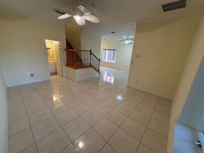 Building Photo - Pensacola Beach - 3 bedroom, 4 bathroom - 2nd and 3rd floor balconies with water view