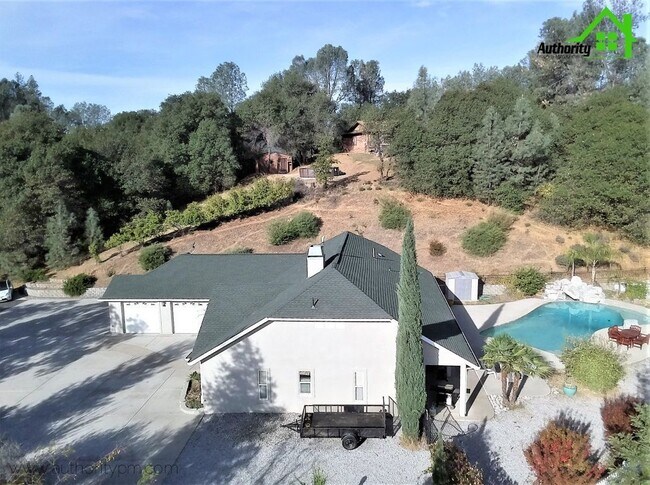 Building Photo - 14270 Quail Springs Rd