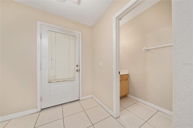 Building Photo - 9858 Tivoli Villa Dr