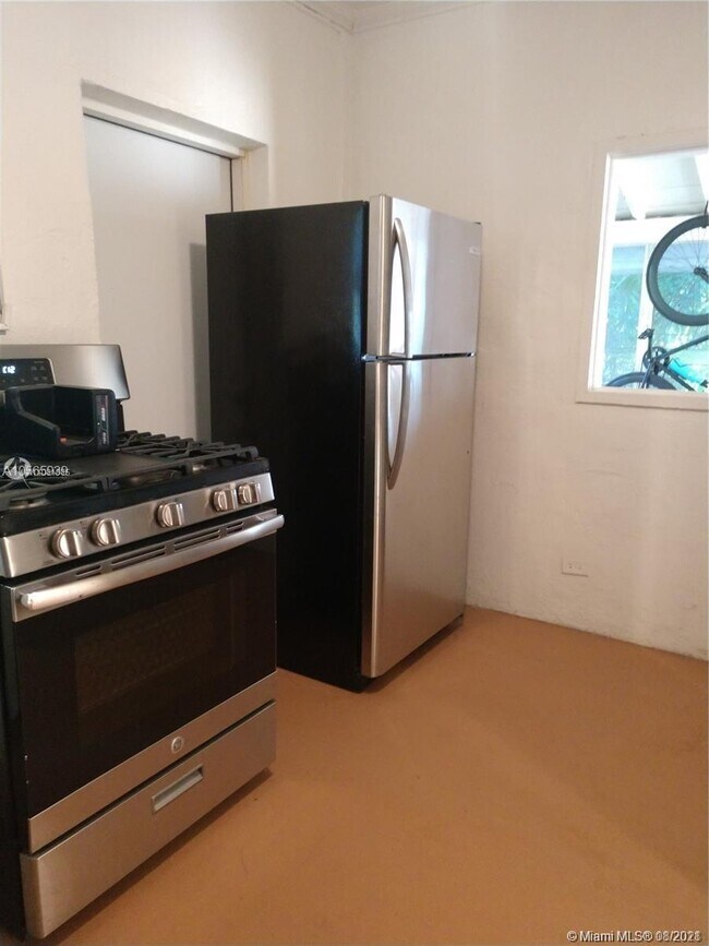 Building Photo - 11342 Peachtree Dr