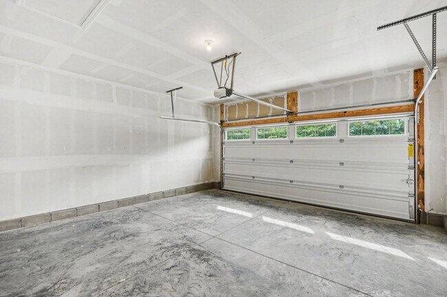 Building Photo - 2456 Houston Rd