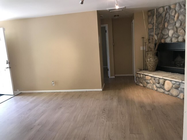 Building Photo - 1225 Zenith Ave