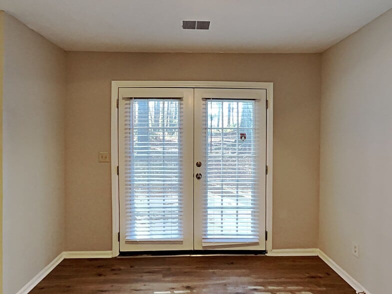 Building Photo - 159 Timber Creek Ln SW