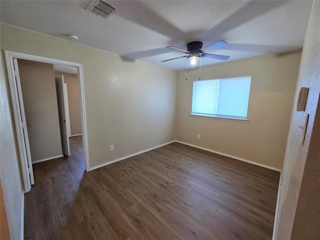 Building Photo - 2326 Kingsway Dr