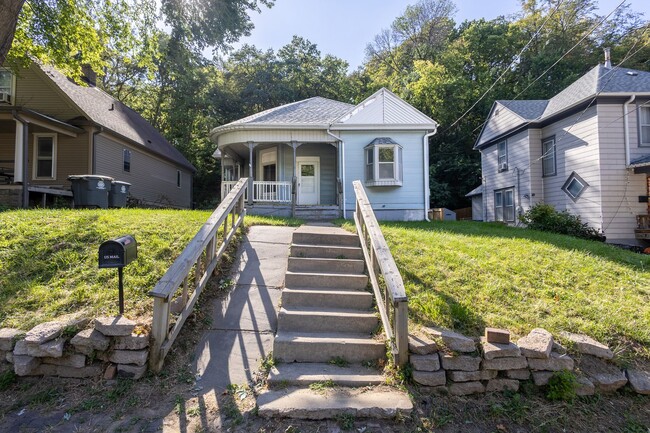 Building Photo - Adorable 3 Bed 1.5 Bath Single-Family Home