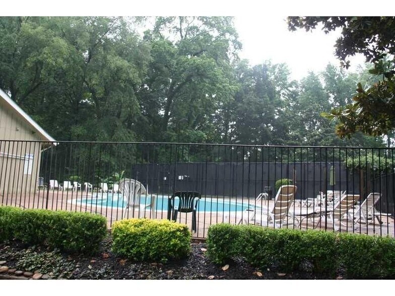 Building Photo - 2196 Palmyra Dr