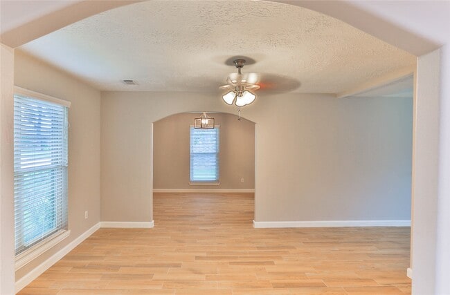 Building Photo - 7110 Yardley Dr