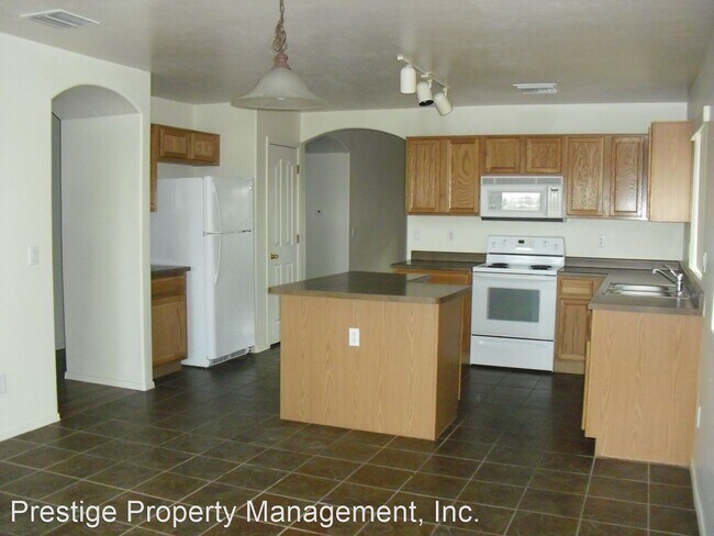 Building Photo - 3 br, 2 bath House - 2070 W. Silver Grass ...