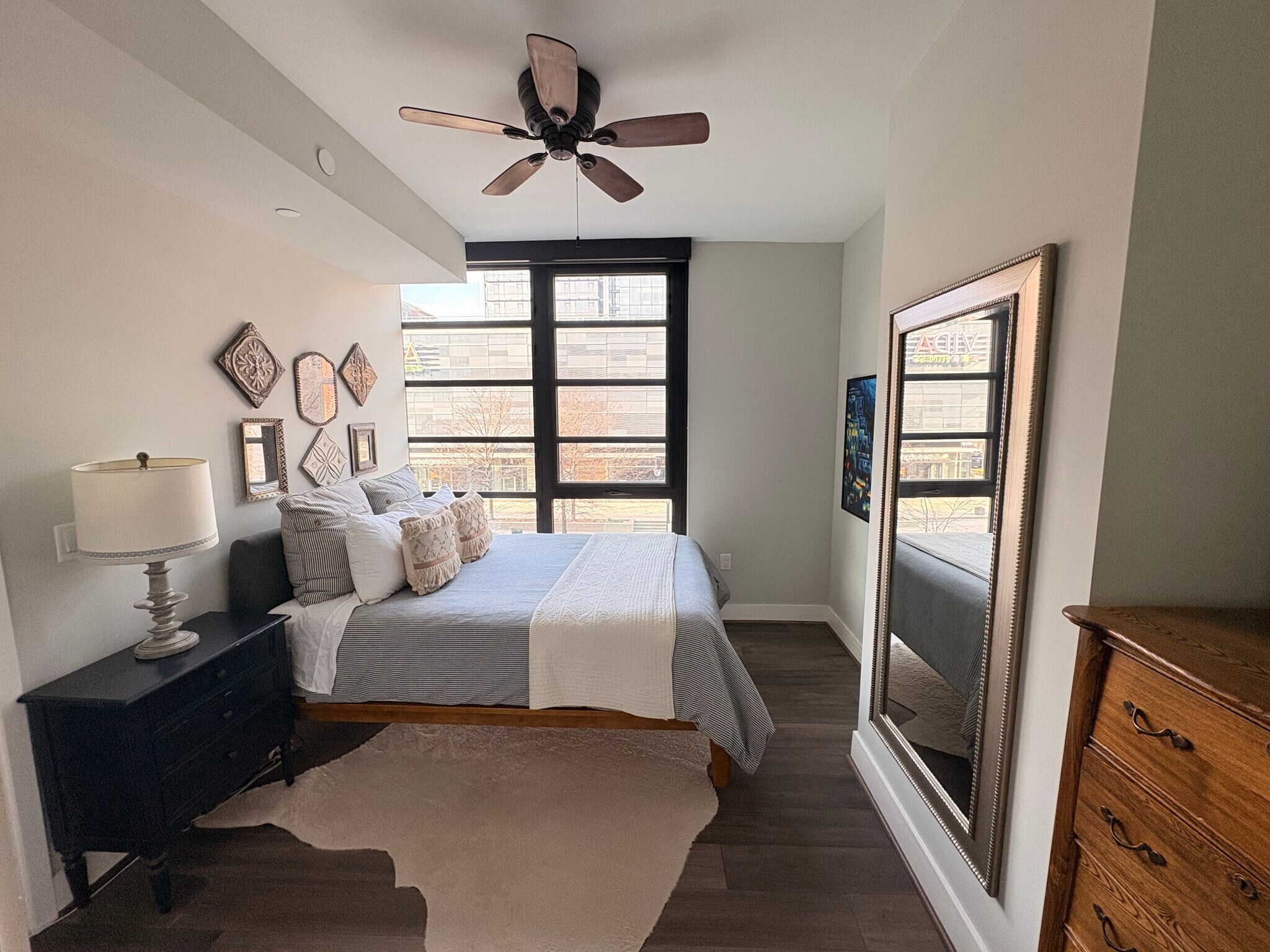 Building Photo - 1300 4th St SE