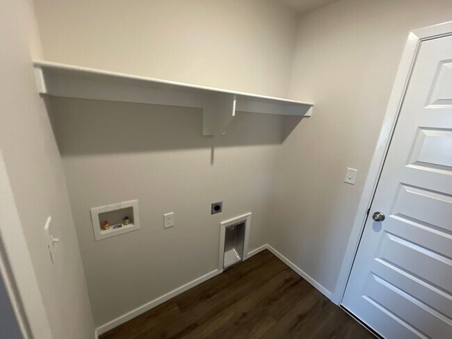 Building Photo - Pre-Leasing Now | Beautiful 3 Bed, 2 Bath Home in Siloam Springs | Available June 14