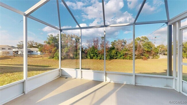 Building Photo - 761 W Sunbird Path