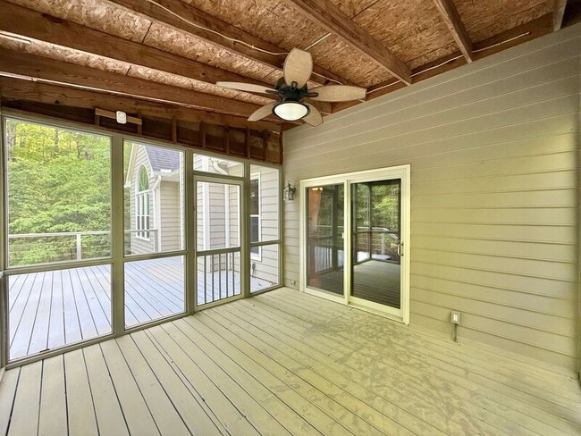 Building Photo - 9412 Springdale Dr