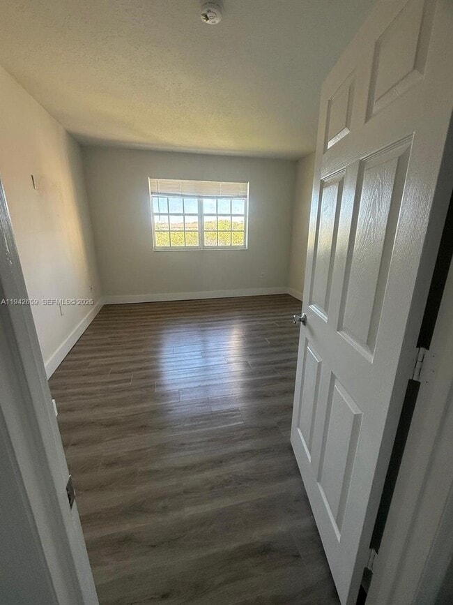 Building Photo - 230 SW 117th Terrace