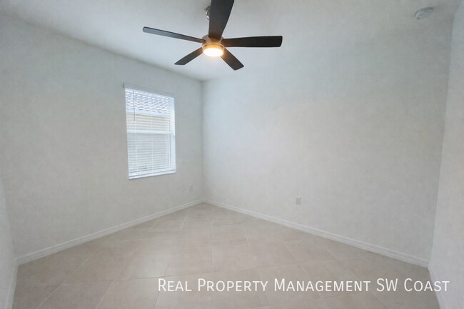 Building Photo - 2555 Vine Ave