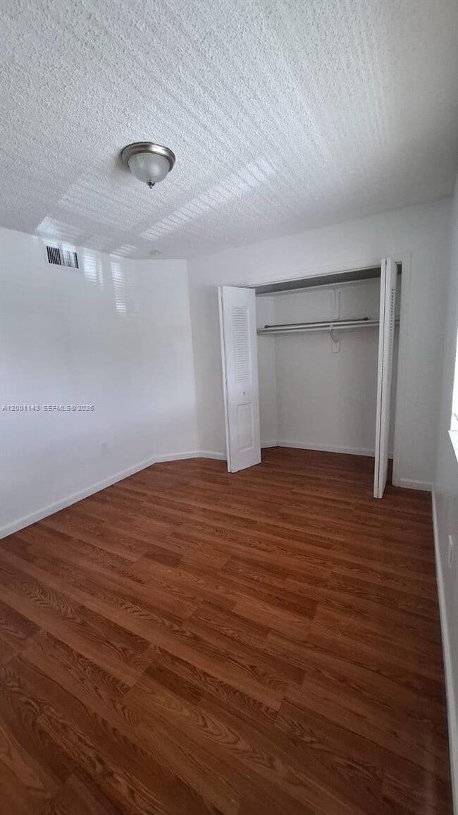 Building Photo - 6950 Miami Gardens Dr