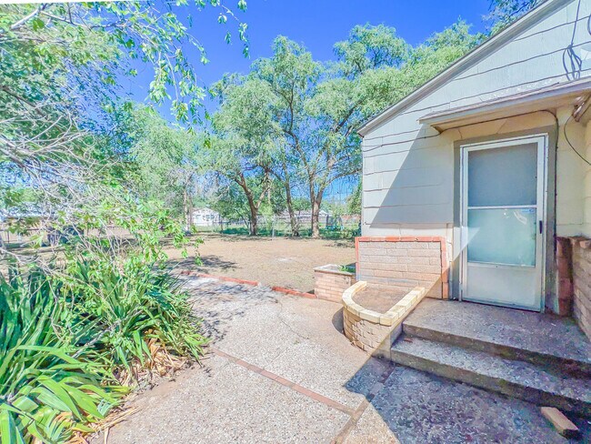 Building Photo - 2514 37th St