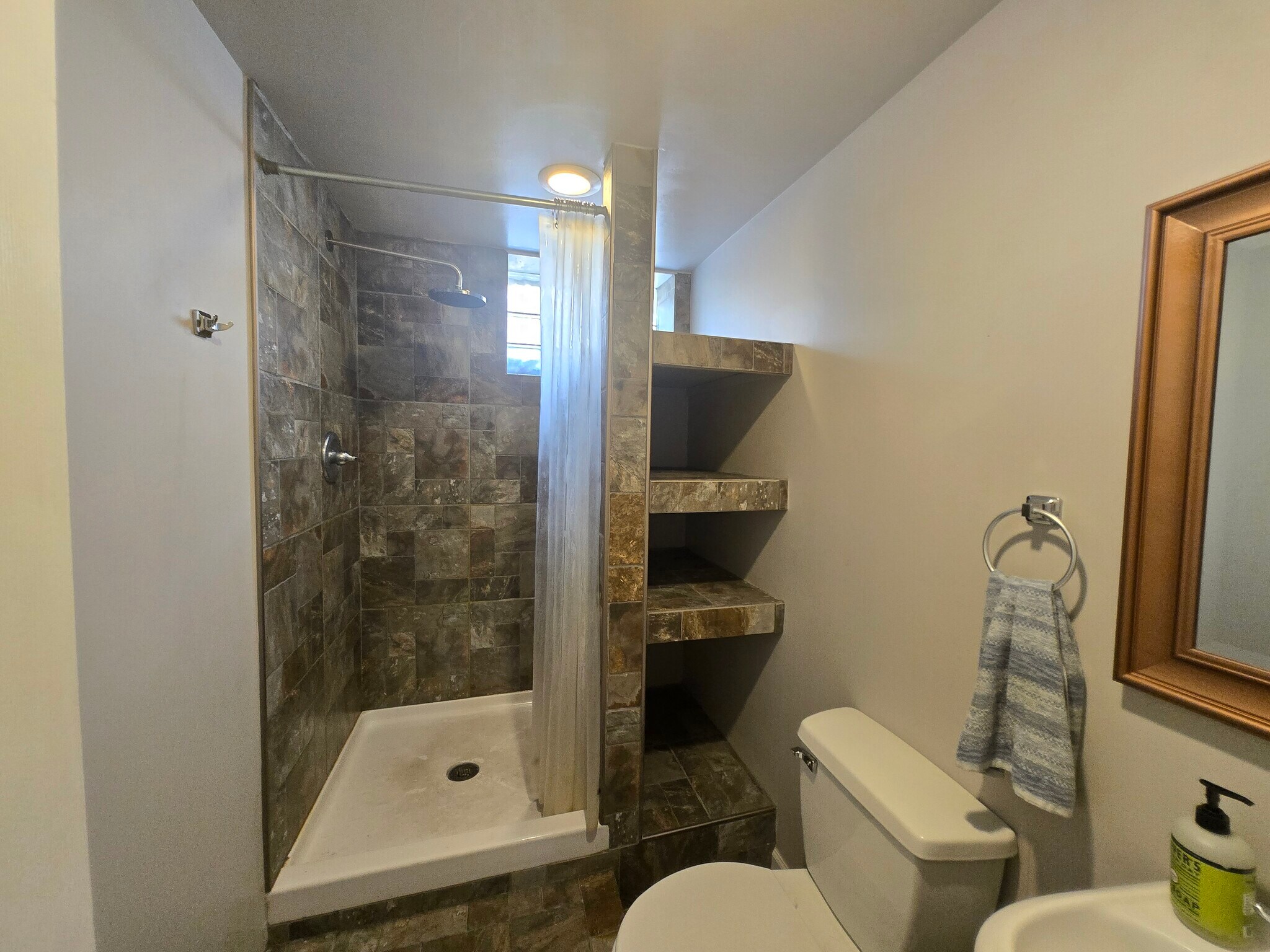 Building Photo - 929 Weninger Cir