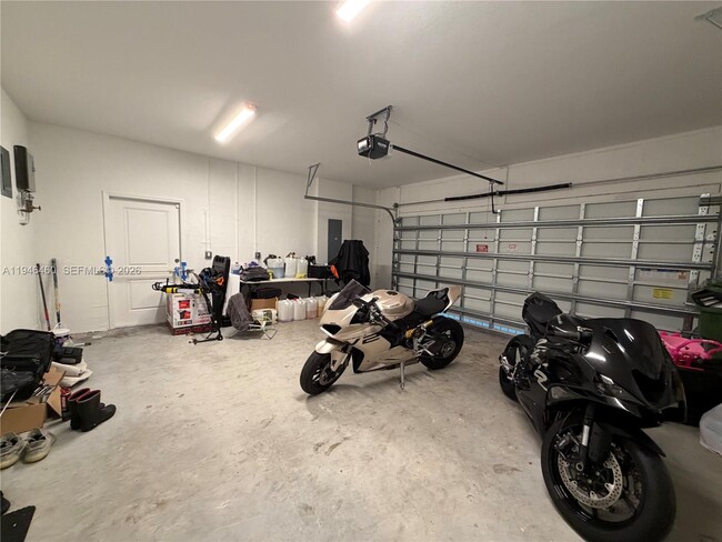 Building Photo - 145 SW 184th Ave