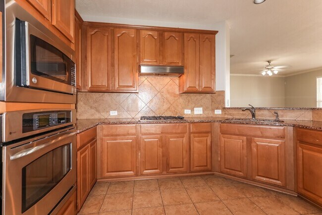 Building Photo - 17427 Stamford Oaks Dr