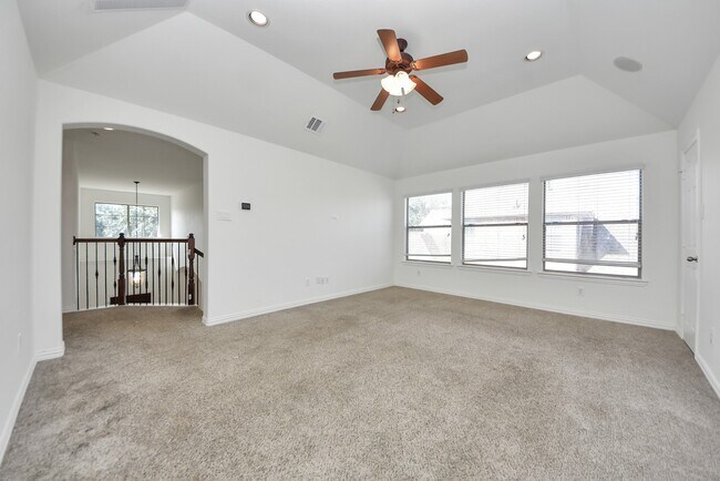 Building Photo - 17222 Red Oak Bend Dr