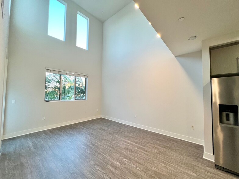 Building Photo - 11929 Courtleigh Dr