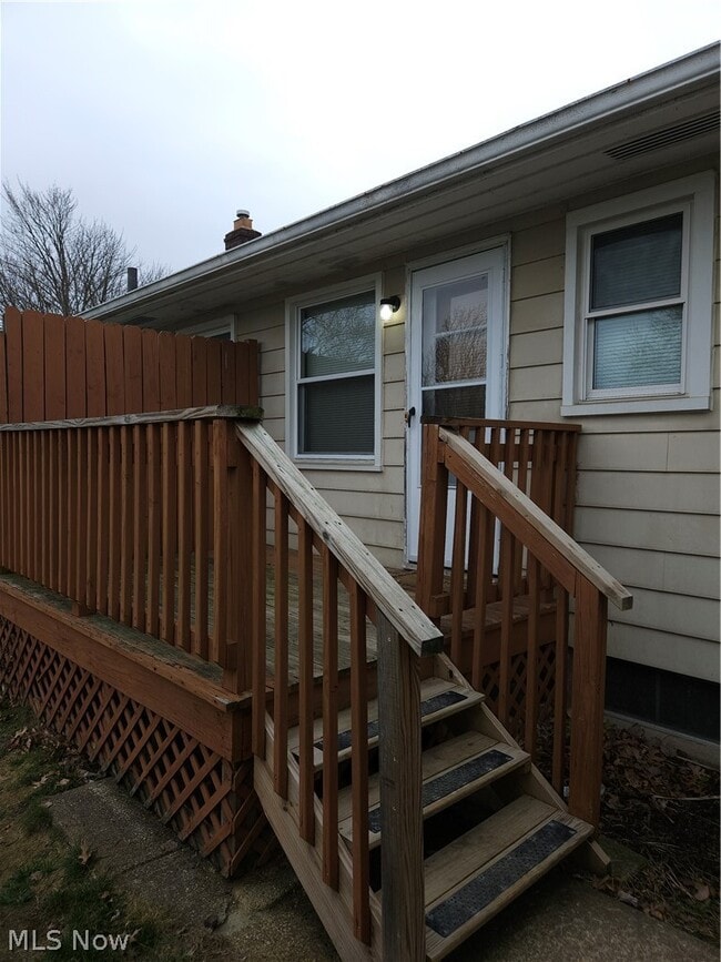 Building Photo - 567 Stetler Ave