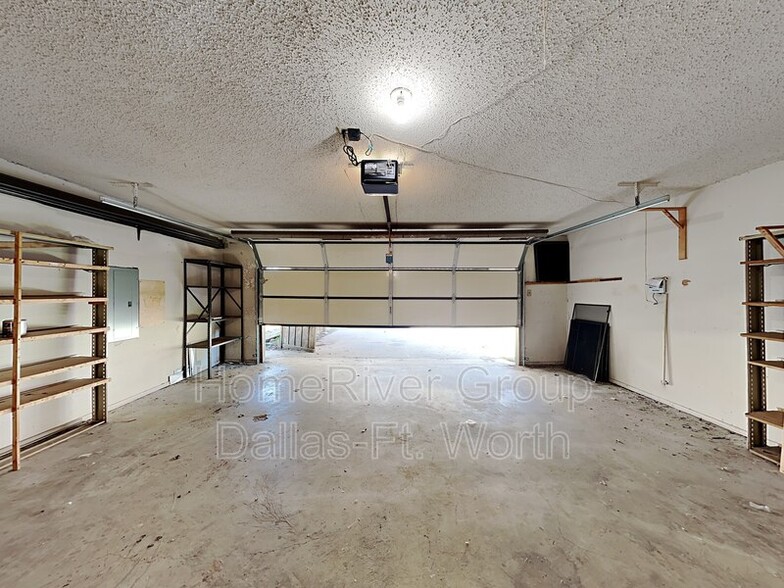 Building Photo - 1108 Huntington Dr