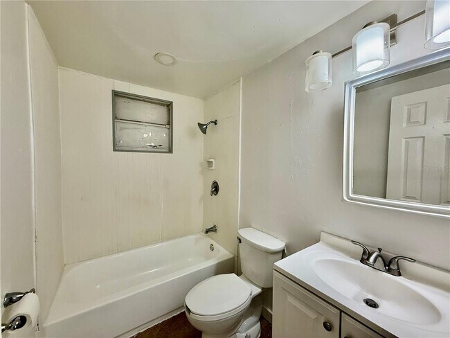Building Photo - 1405 40th St