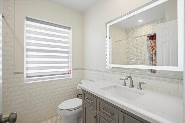 Building Photo - 2116 SE 18th St