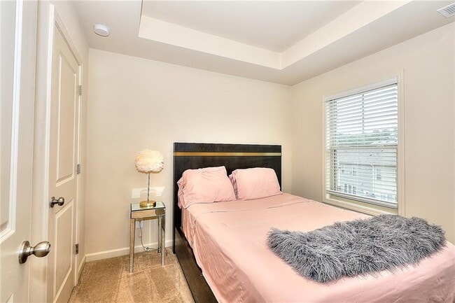 Building Photo - 1306 Harris Way S