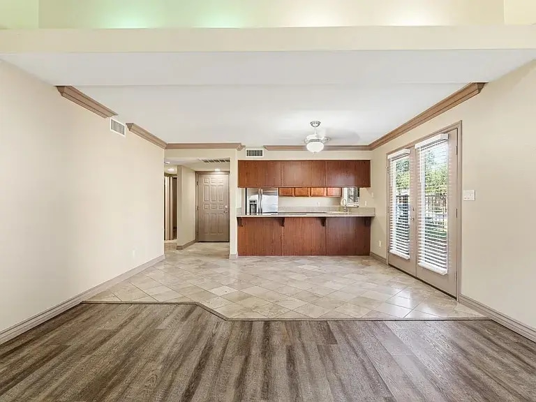 Building Photo - 7675 N 1st St