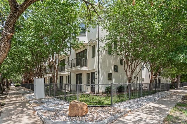 Building Photo - 4502 Holland Ave