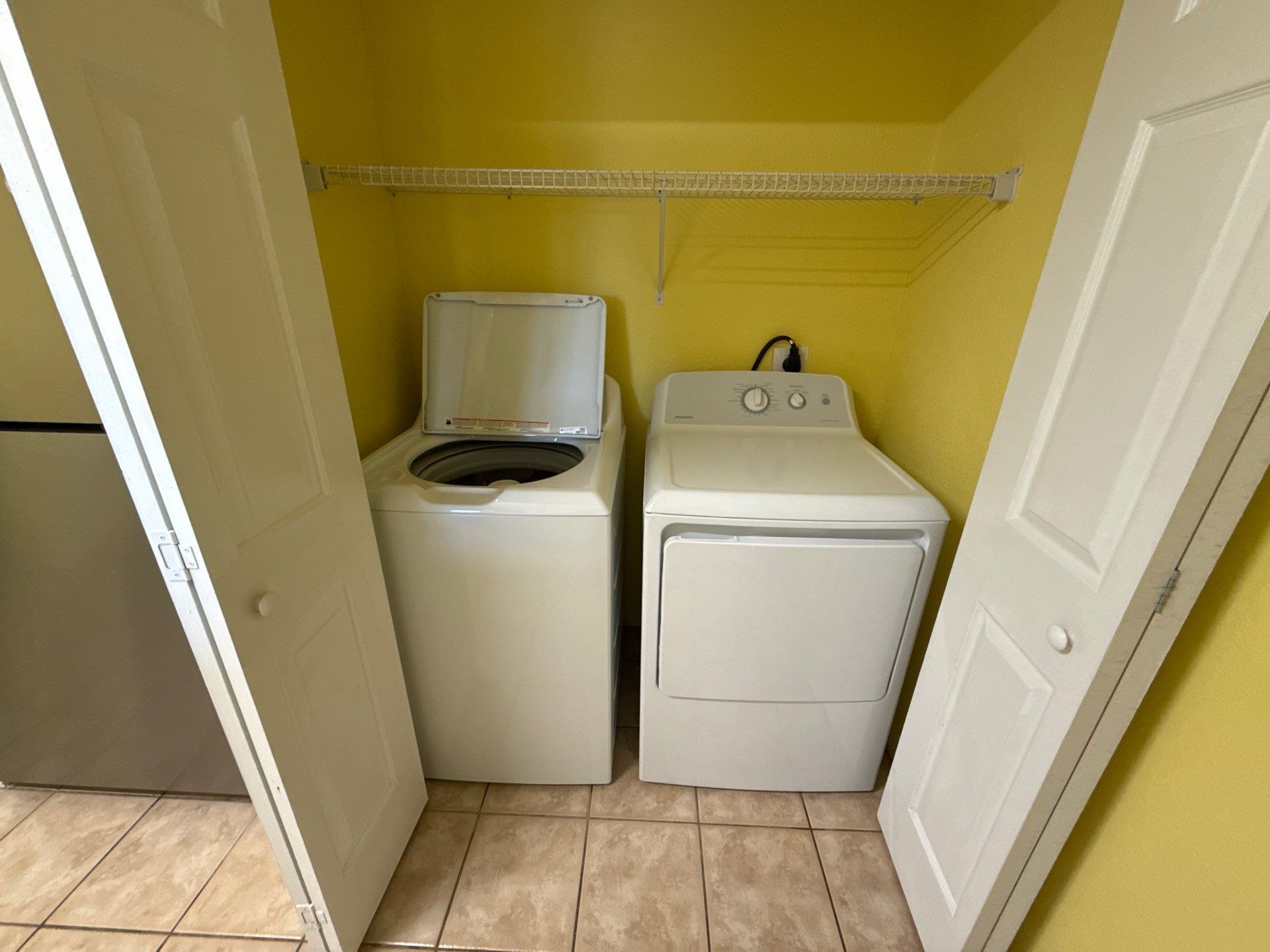 Building Photo - 1910 NW 12th Ave